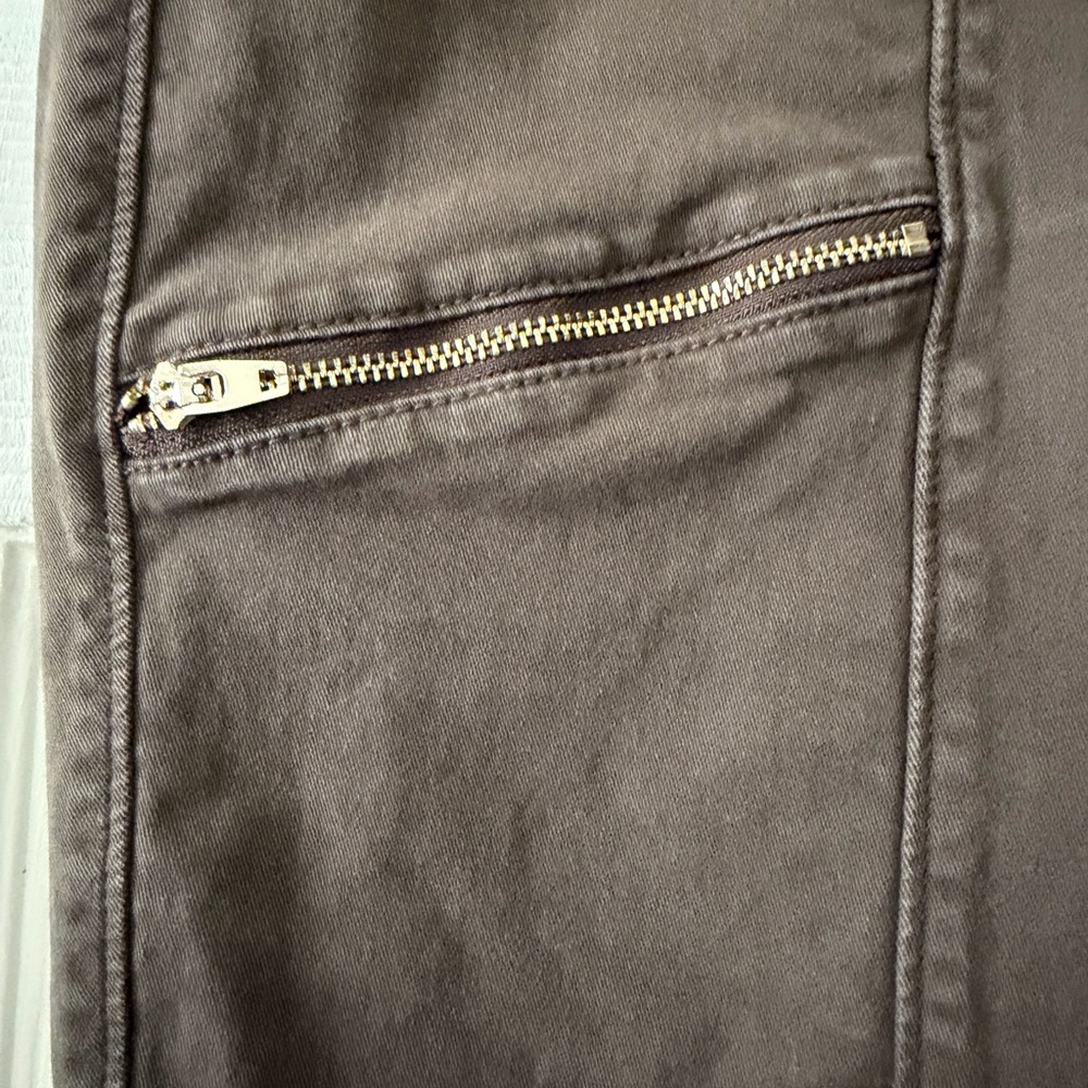 Women’s Soft Washed Brown Zip-Pocket Skinny Jeans - Picture 2 of 7